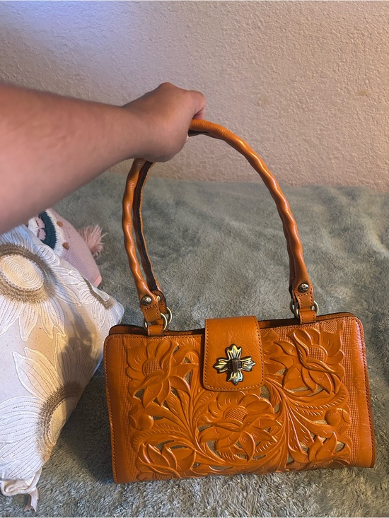 Patricia Nash Handbags - Patricia Nash Hand-Tooled Orange Floral Shoulder Bag